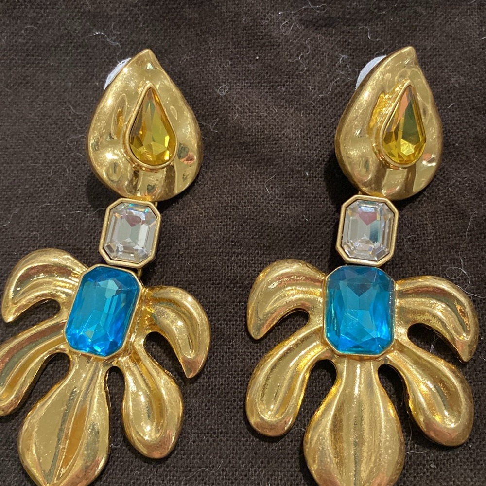 Catwalk Jon statement earrings - Picture 2 of 3